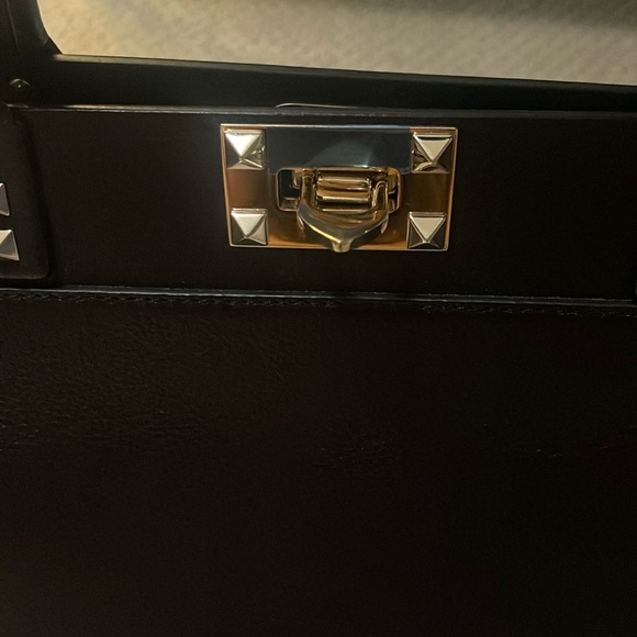 VALENTINO ROCKSTUD MEDIUM TOTE BAG - Picture 3 of 10